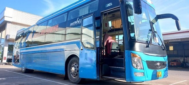 Xe An Khang (Trà Vinh) Bên hông xe Mặt trước xe Giường nằm 44 chỗ