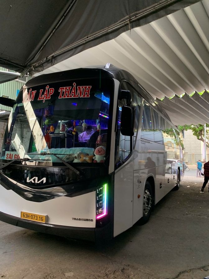 Xe Tân Lập Thành Mặt trước xe Bên hông xe Ghế ngồi 45 chỗ