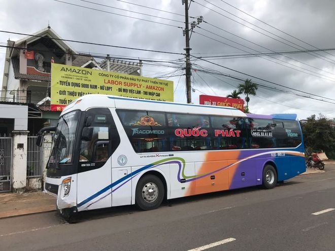 Xe Quốc Phát Bên hông xe Giường nằm 40 chỗ