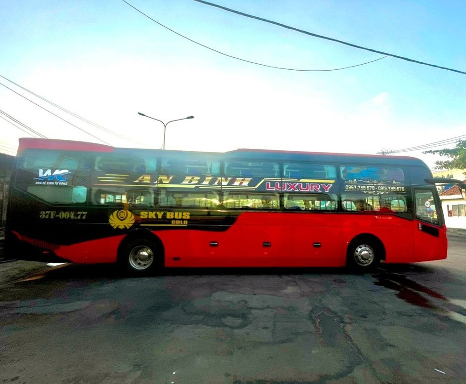 Xe An Bình (Quảng Bình) Bên hông xe Giường nằm 40 chỗ