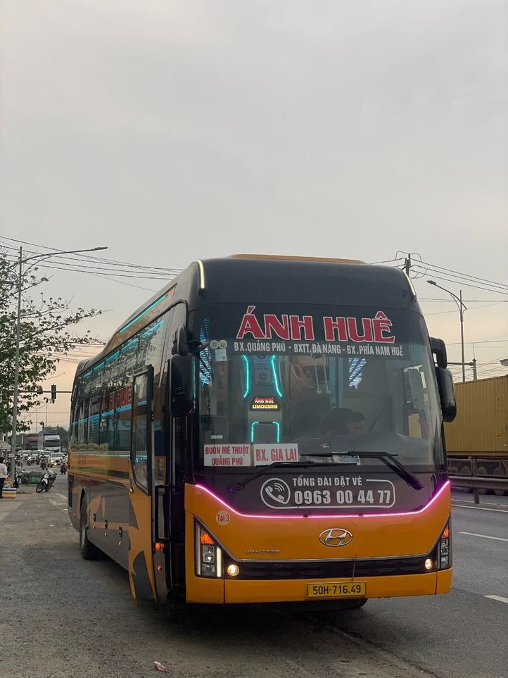 Xe Ánh Huê Limousine Mặt trước xe Limousine 34 phòng