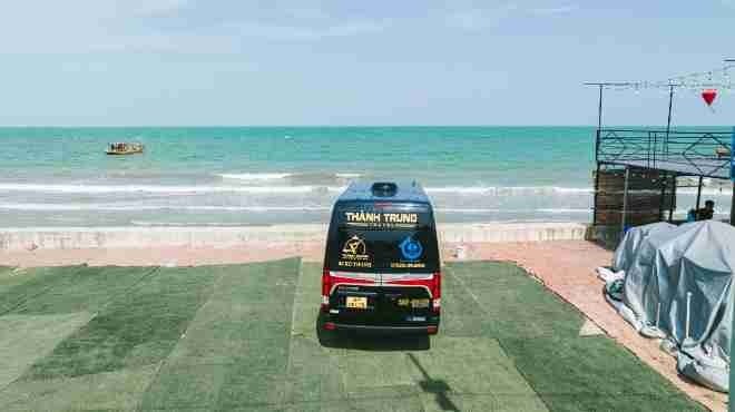 Xe Thành Trung Limousine  Mặt sau xe 