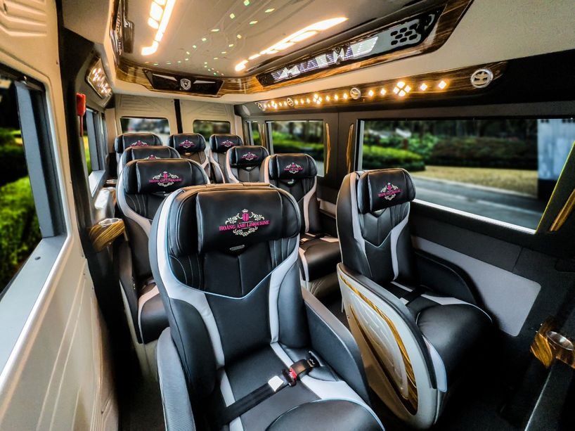 Xe Hoàng Anh Limousine (Hải Phòng) Nội thất Limousine 11 chỗ