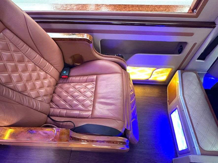 Xe Trùng Khánh Limousine undefined