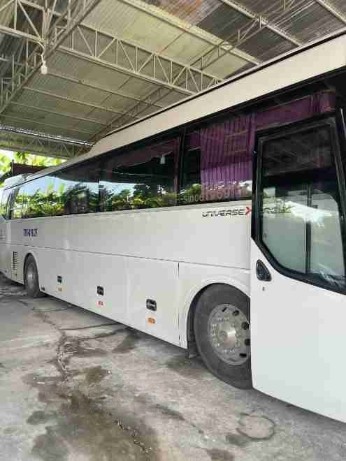 Xe Đồng Phước Bên hông xe Limousine ghế ngồi 28 chỗ