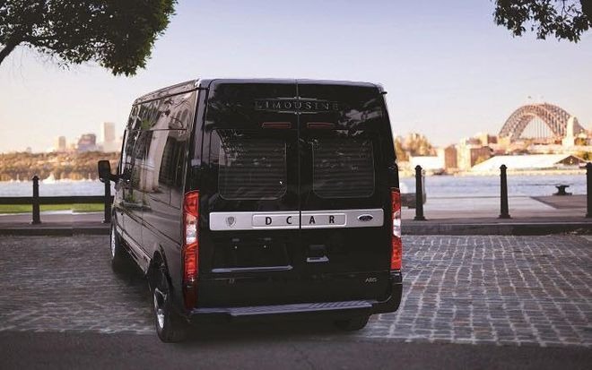 Xe Bảo Khang Limousine Mặt sau xe Limousine 9 chỗ VIP