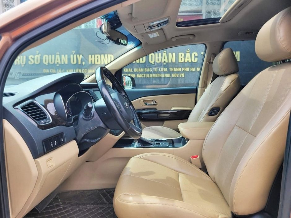 Xe Mạnh Kiên (Mai Châu) Tiện ích Kia Grand Sedona 7 chỗ