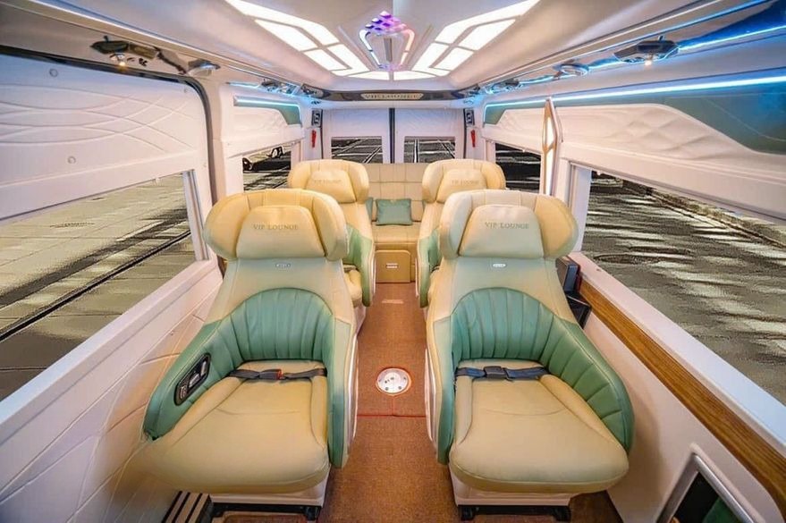 Xe Vip Phương Huy Luxury Tiện ích Nội thất Limousine 9 chỗ