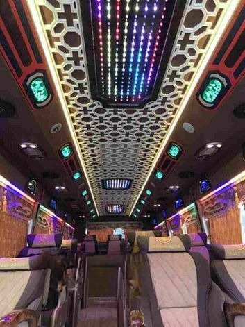 Xe Ngọc Cường Nội thất Limousine 16 chỗ VIP