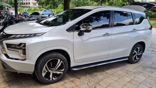 Xe Ba Thanh Limousine  Bên hông xe Ghế ngồi 7 chỗ