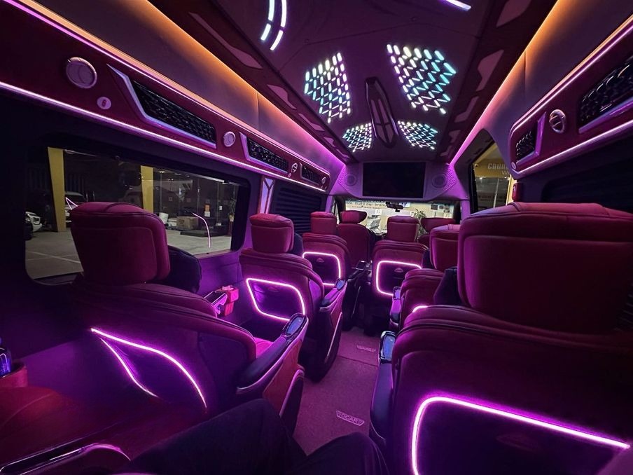 Xe Đức Phát (Thanh Hóa) Ghế ngồi Limousine 11 chỗ