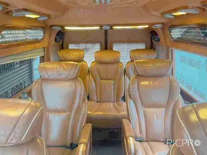 Xe Thành Trung Limousine Nội thất Limousine 9 chỗ 