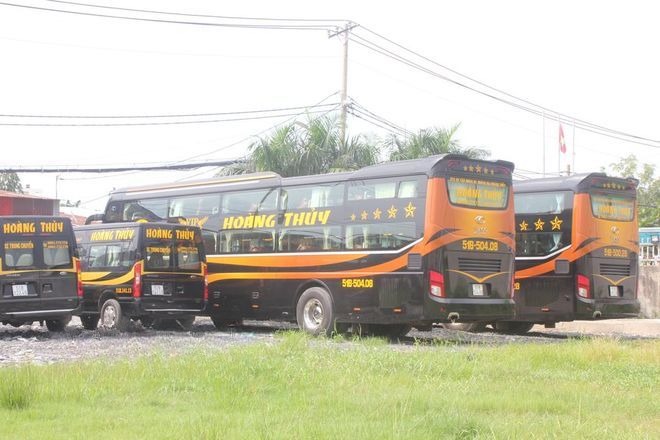 Xe Hoàng Thủy Mặt sau xe Limousine 38 giường VIP