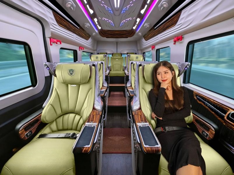 Xe Hoàng Thủy Ghế ngồi Tiện ích Nội thất Limousine 11 chỗ