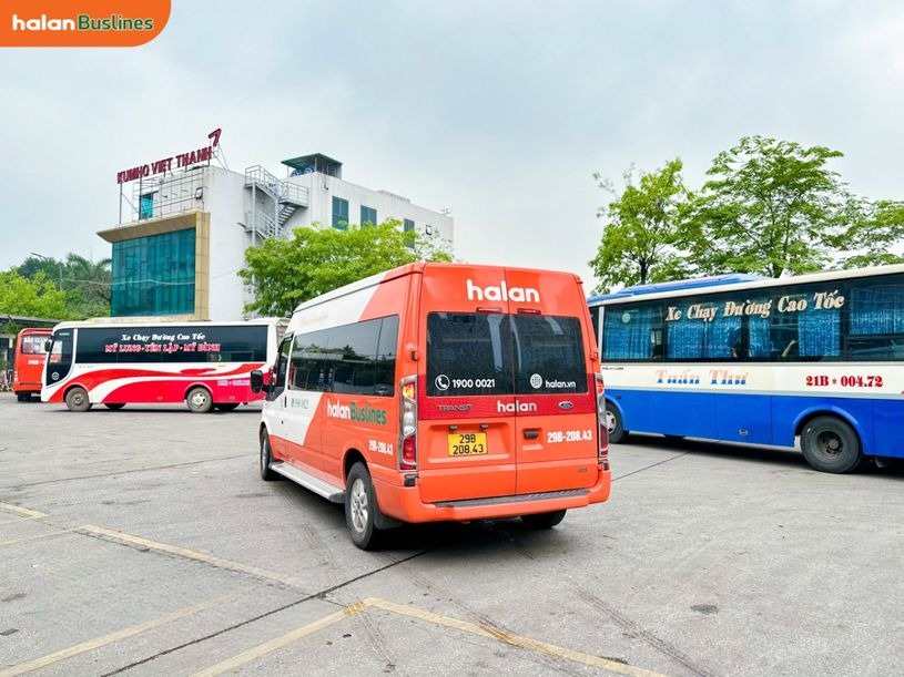 Xe Halan Buslines Bên hông xe 