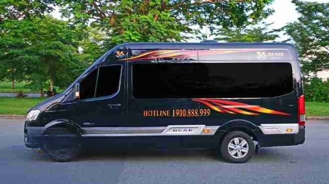 Xe 36 Limousine Bên hông xe Limousine 9 chỗ 