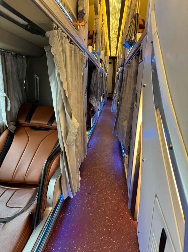 Xe SaPa Explore Nội thất Limousine giường phòng 32 chỗ
