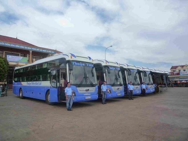 Xe Thuận Tiến Bên hông xe Mặt trước xe Giường nằm 44 chỗ