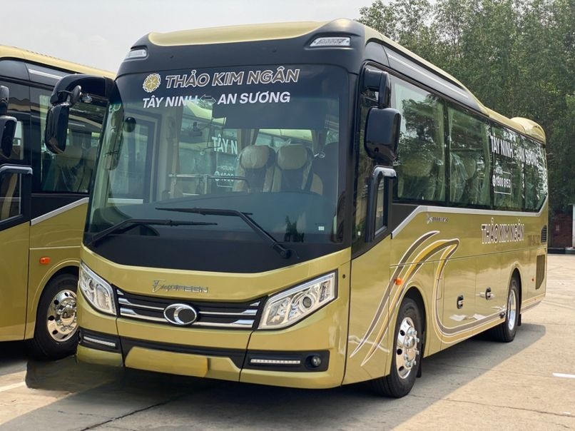 Xe Thảo Kim Ngân Mặt trước xe Bên hông xe Ghế ngồi 29 chỗ