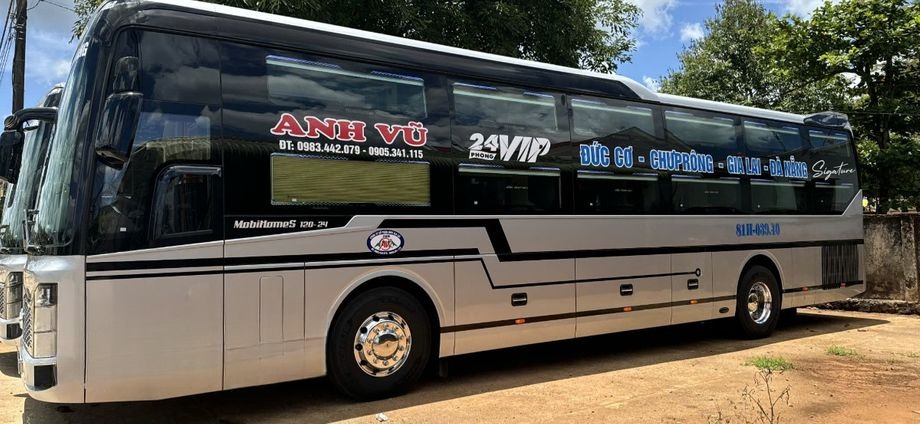 Xe Anh Vũ (Gia Lai) Bên hông xe Limousine 24 phòng