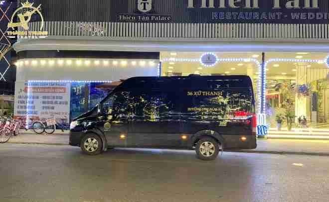 Xe Thành Trung Limousine Bên hông xe 