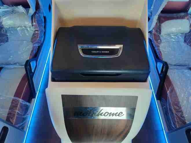 Xe Long Vân Limousine Tiện ích Limousine phòng đơn 34 chỗ