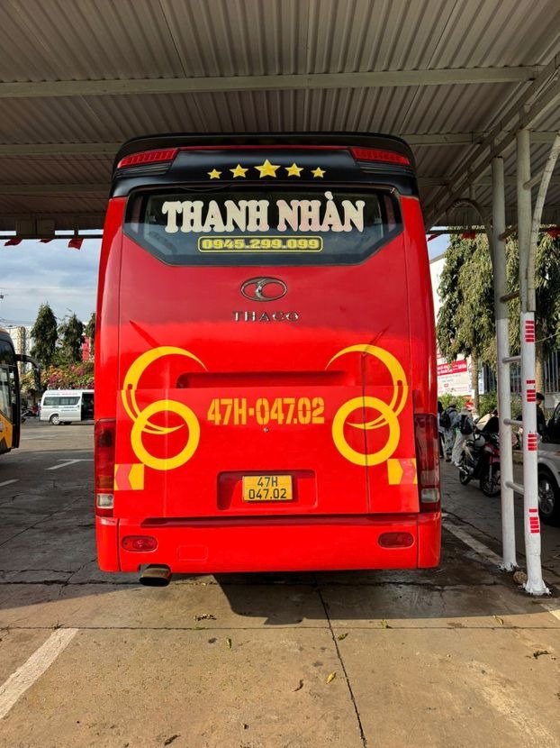 Xe Thanh Nhàn (Eakar) Mặt sau xe Giường nằm 44 chỗ