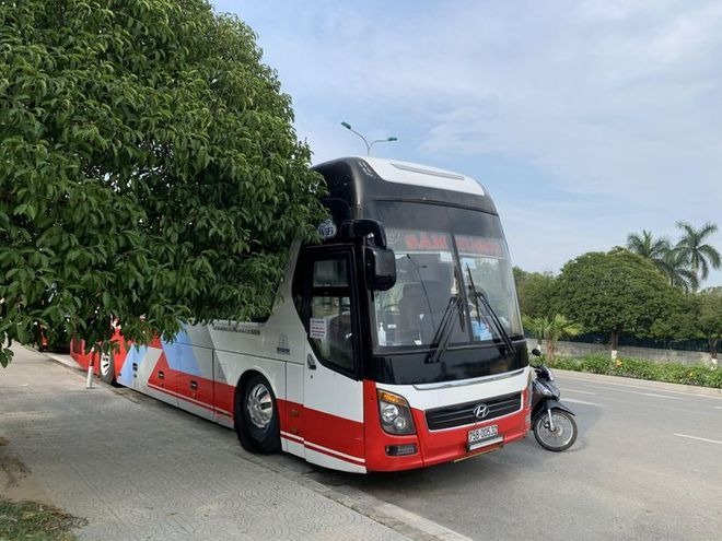 Xe Sâm Hương Bên hông xe Mặt trước xe Giường nằm 44 chỗ