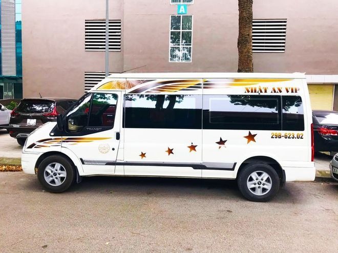 Xe Nhật An Limousine Bên hông xe 
