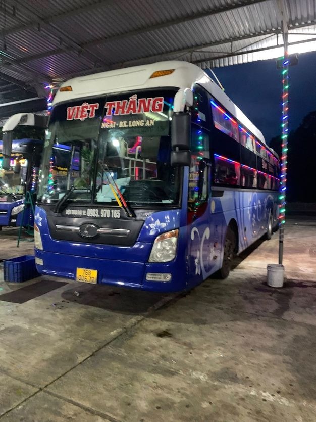 Xe Việt Thắng Mặt trước xe Bên hông xe Limousine Giường nằm 34 chỗ