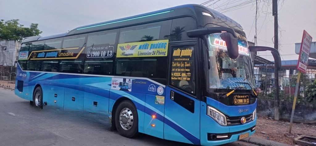 Xe Mười Phương - Quảng Ngãi Mặt trước xe Bên hông xe Luxury 34 phòng