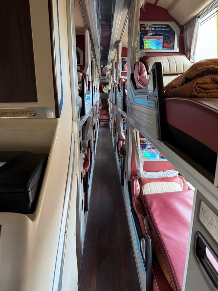 Xe Kim Anh (Kon Tum) Nội thất Limousine giường nằm 32 chỗ