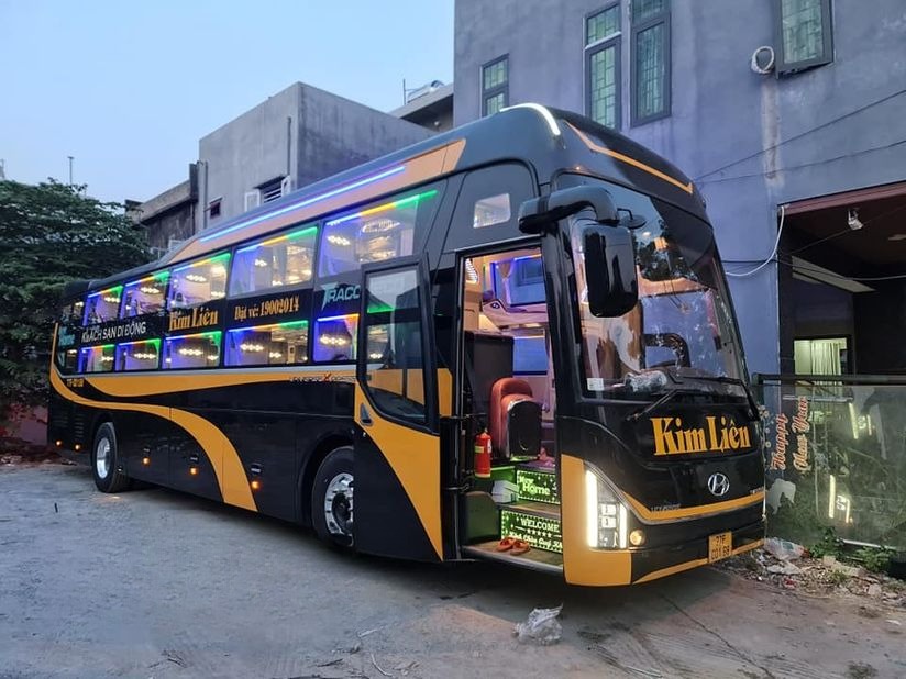 Xe Kim Liên (Đà Nẵng) Mặt trước xe Bên hông xe Ghế ngồi 36 chỗ