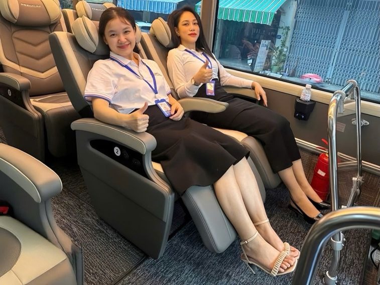 Xe GoroTrip Limousine VIP Ghế ngồi Nội thất Limousine 19 Chỗ 