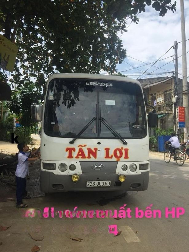 Xe Tấn Lợi  Mặt trước xe Ghế ngồi 29 chỗ