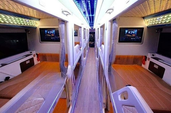 Xe Quốc Đạt Tiện ích Nội thất Limousine giường nằm 24 chỗ