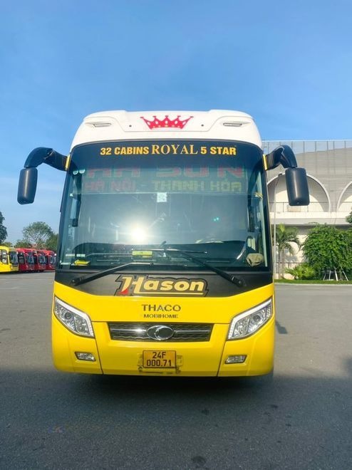 Xe Hà Sơn (Vinh - Sapa) Mặt trước xe Giường nằm đôi 4x chỗ