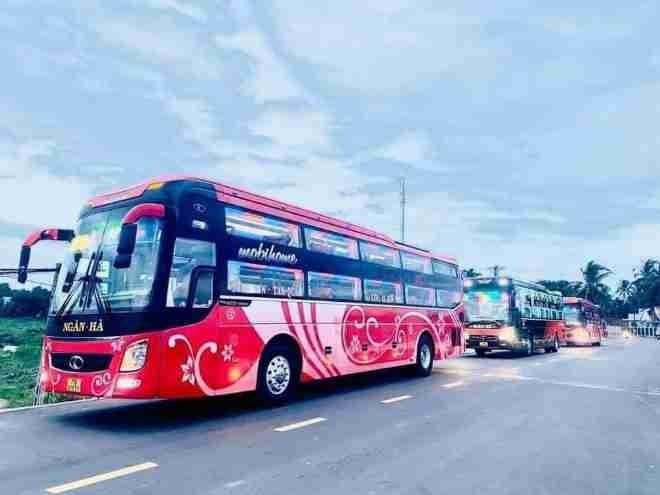 Xe Ngàn Hà (Bình Định) Mặt trước xe Bên hông xe 