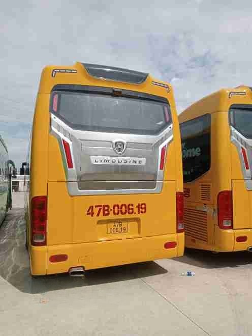 Xe Quốc Thịnh Mặt sau xe Giường nằm 44 chỗ