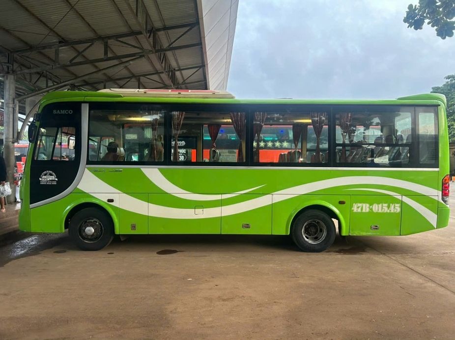 Xe Phương Huy (Đắk Lắk) Bên hông xe Ghế ngồi 29 chỗ