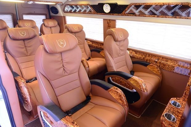 Xe Tràng An Limousine Ghế ngồi Tiện ích Nội thất Limousine 9 chỗ VIP