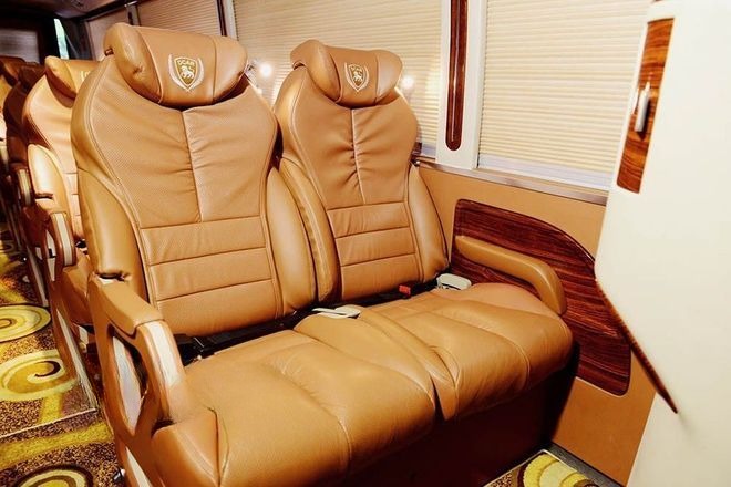 Xe Cát Bà Daily Limousine Ghế ngồi Limousine 18 chỗ