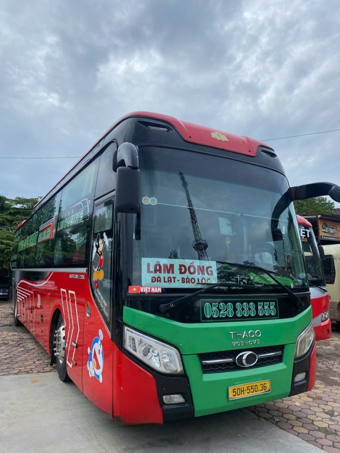Xe Trung Đức Phát Bên hông xe Limousine 32 phòng (WC)