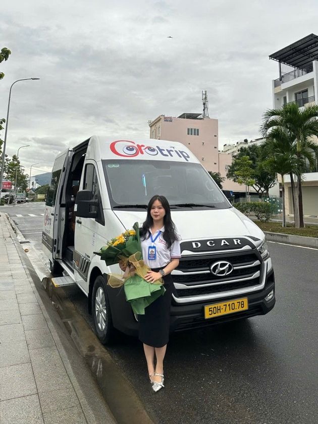 Xe GoroTrip Limousine VIP Mặt trước xe Limousine Dcar 9 Chỗ 