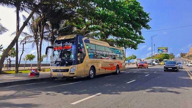 Xe Thanh Trân Mặt trước xe Bên hông xe Giường nằm 34 chỗ