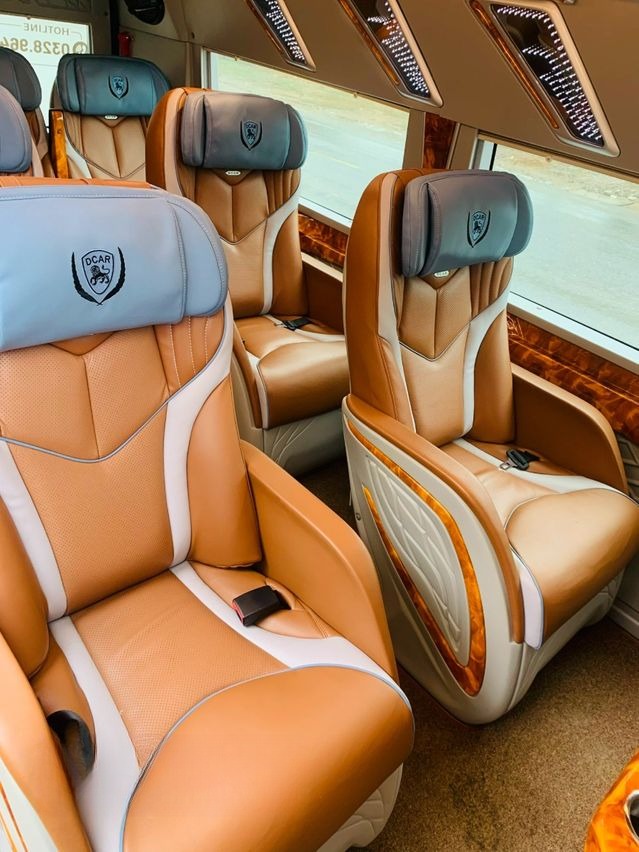Xe Tiến Minh Luxury Bus Tiện ích Limousine 9 chỗ