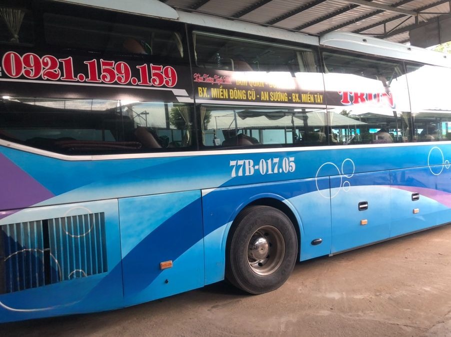Xe Trung Thành Bên hông xe Giường nằm 44 chỗ
