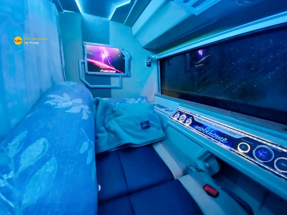 Xe Huỳnh Gia Giường nằm Tiện ích Nội thất Limousine giường phòng 21 chỗ (WC)