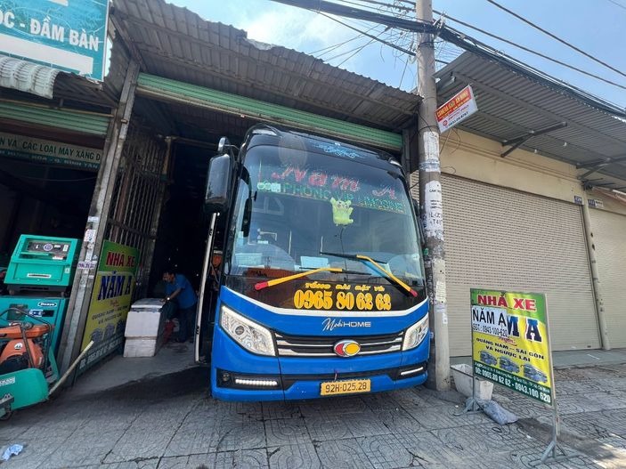 Xe Năm A Mặt trước xe Giường nằm 46 chỗ