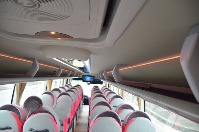 Xe Mai Linh Willer Tiện ích Sakura ghế vòm 40 chỗ